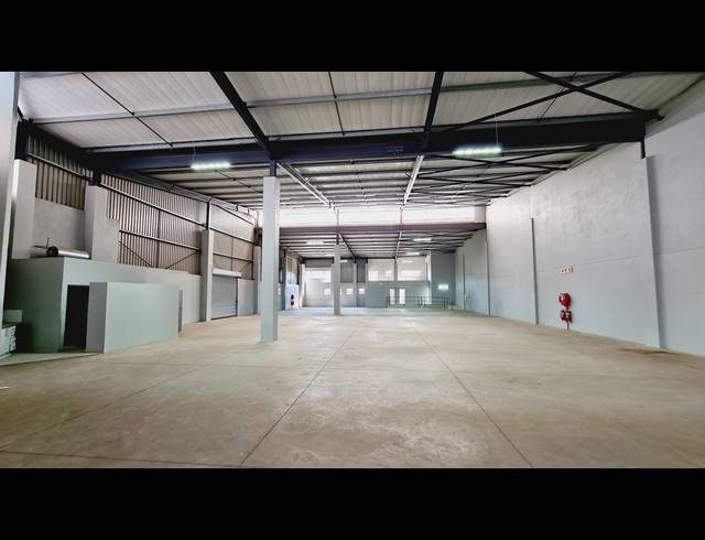 2,275M² WAREHOUSE TO LET IN COSMO BUSINESS PARK
